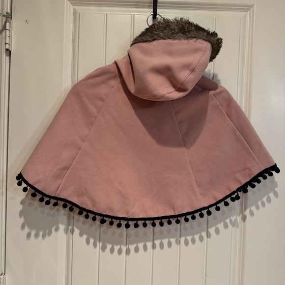 Betsey Johnson Pink Hooded Cape Coat Faux Fur Trim Pom Pom Hem Black Bow Girls 6 - Picture 2 of 11